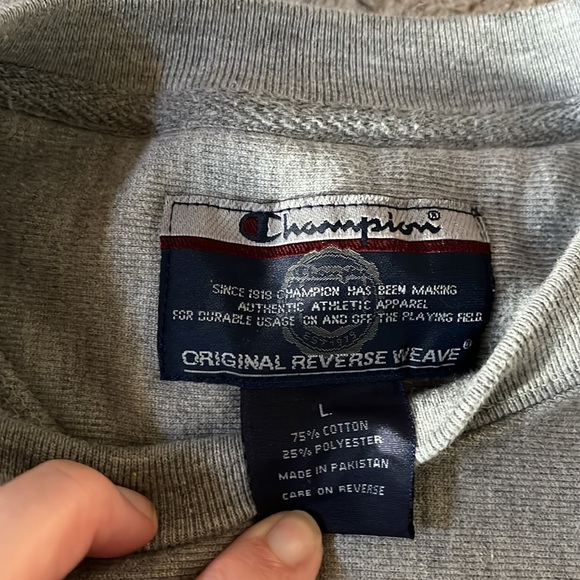 Champion Rhode Island School of Design sweatshirt in men’s large.  GUC. - Picture 2 of 4